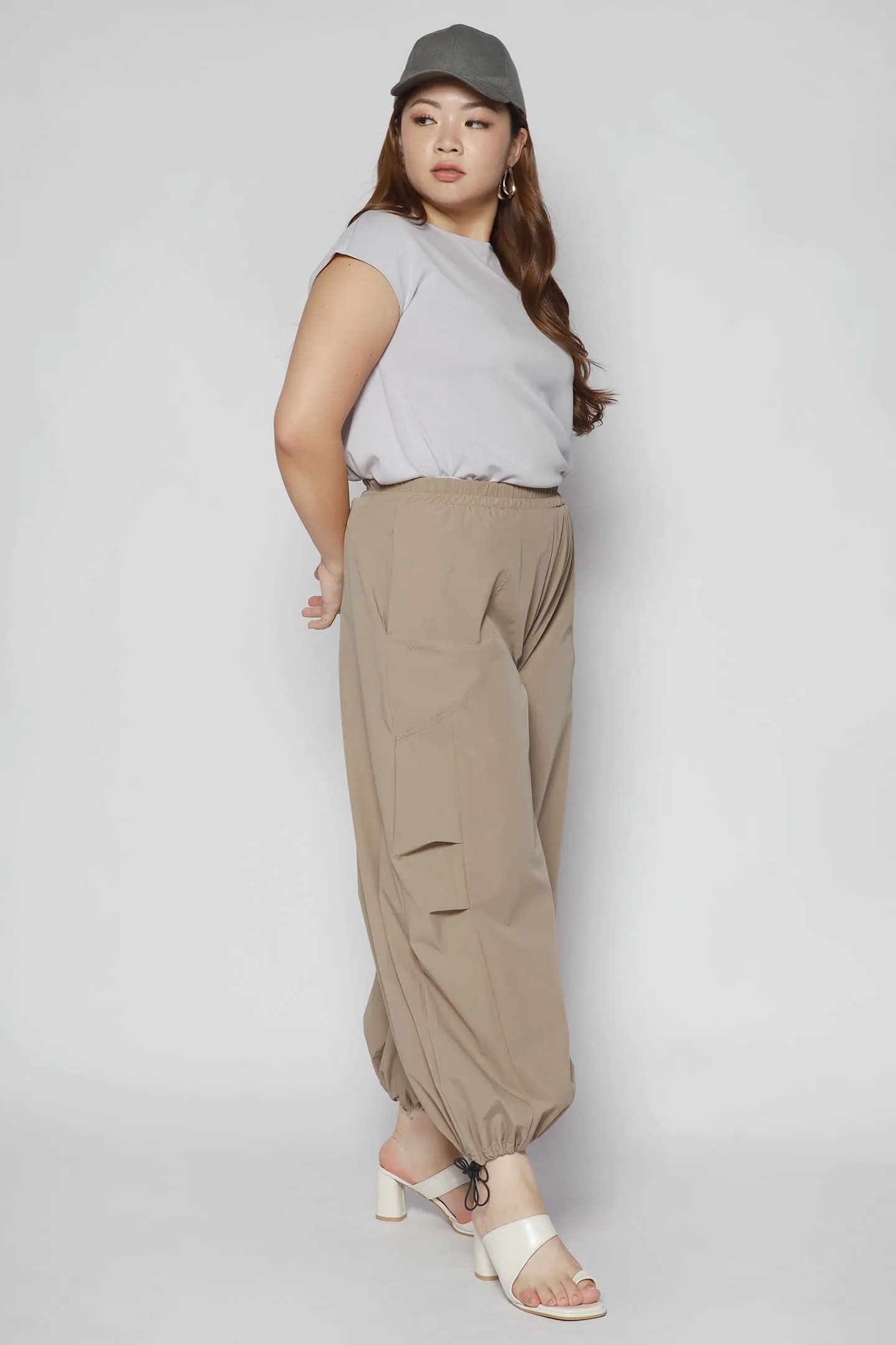 Chantelle Pants in Khaki