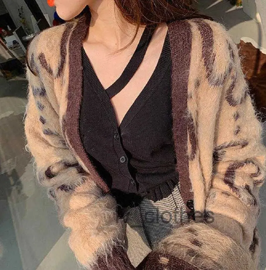 Fashion Designer Women's Sweater  Winter P Knitted Woolen Sweater Women's Versatile Casual Cardigan Personalized Party Clothing Warm and Sexy Girls' Clothing